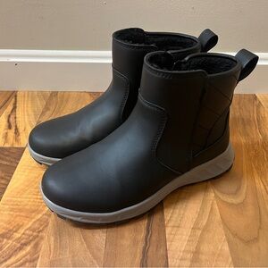 Khombu Black Ankle Boots